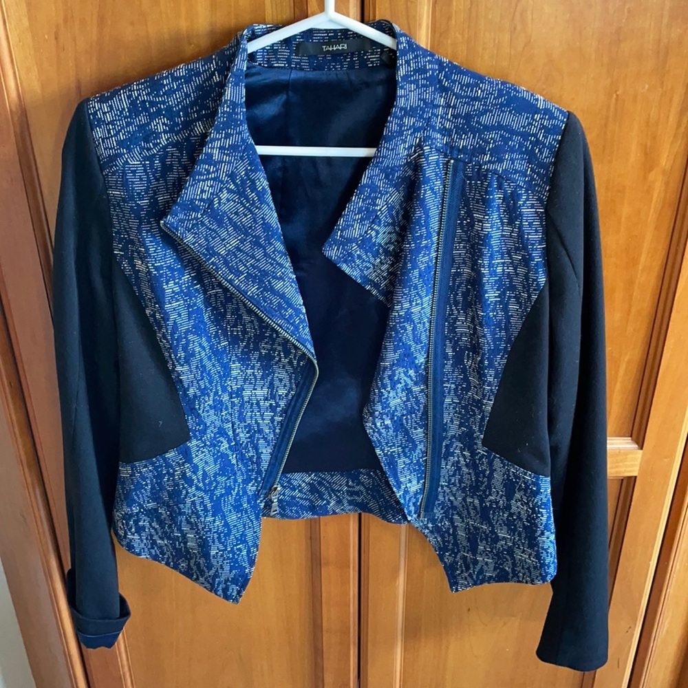 Tahari blazer - size 4
